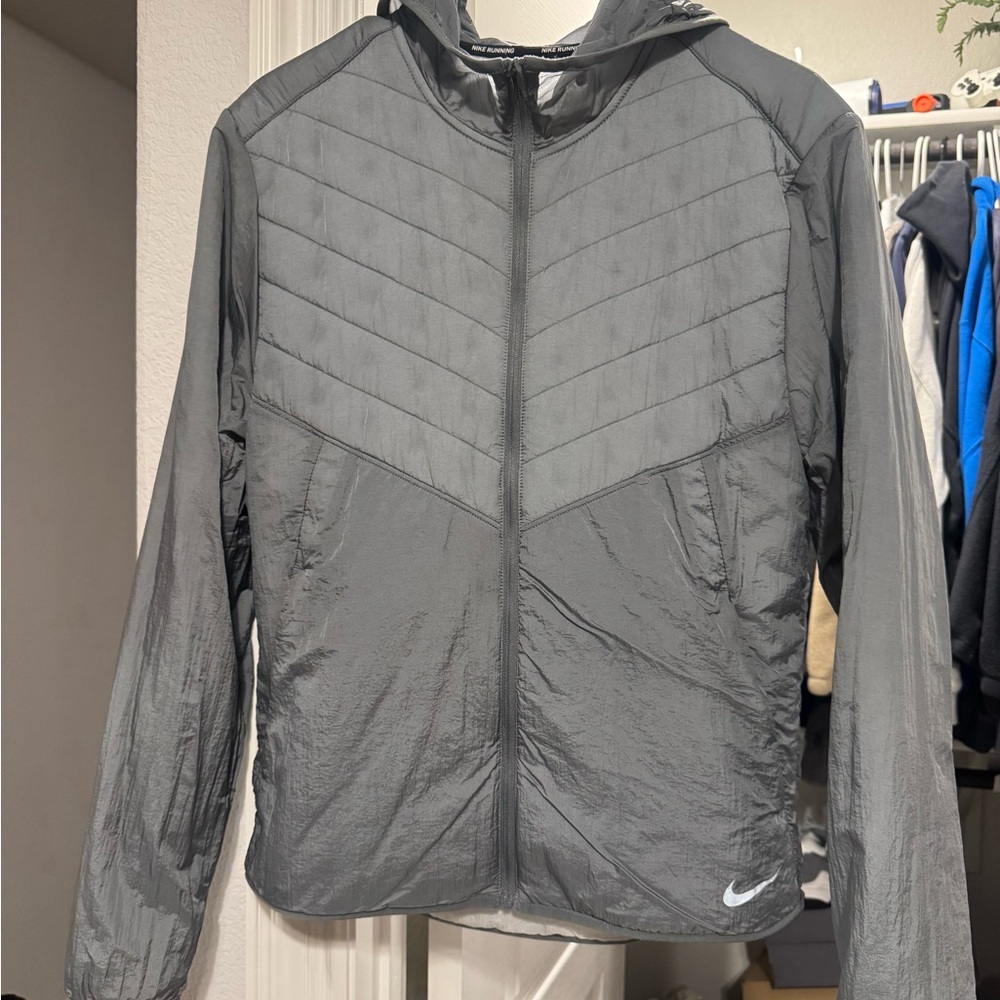 Nike Men's aero layer running jacket